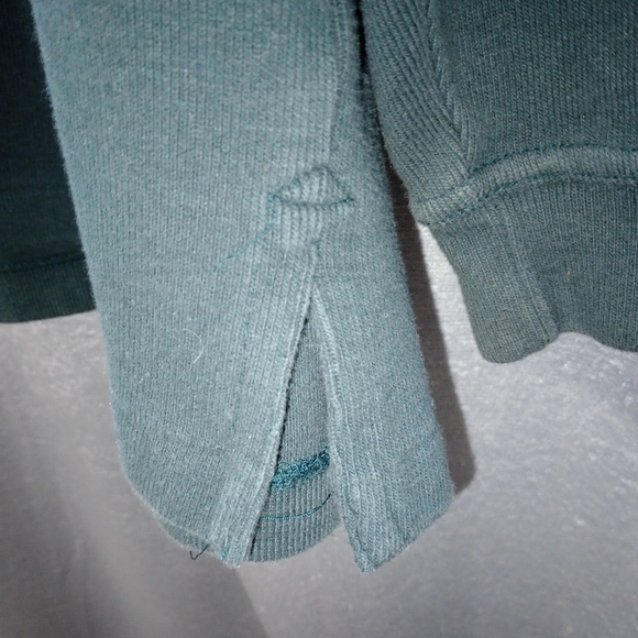 3 Vintage Sweatshirts - Picture 2 of 10